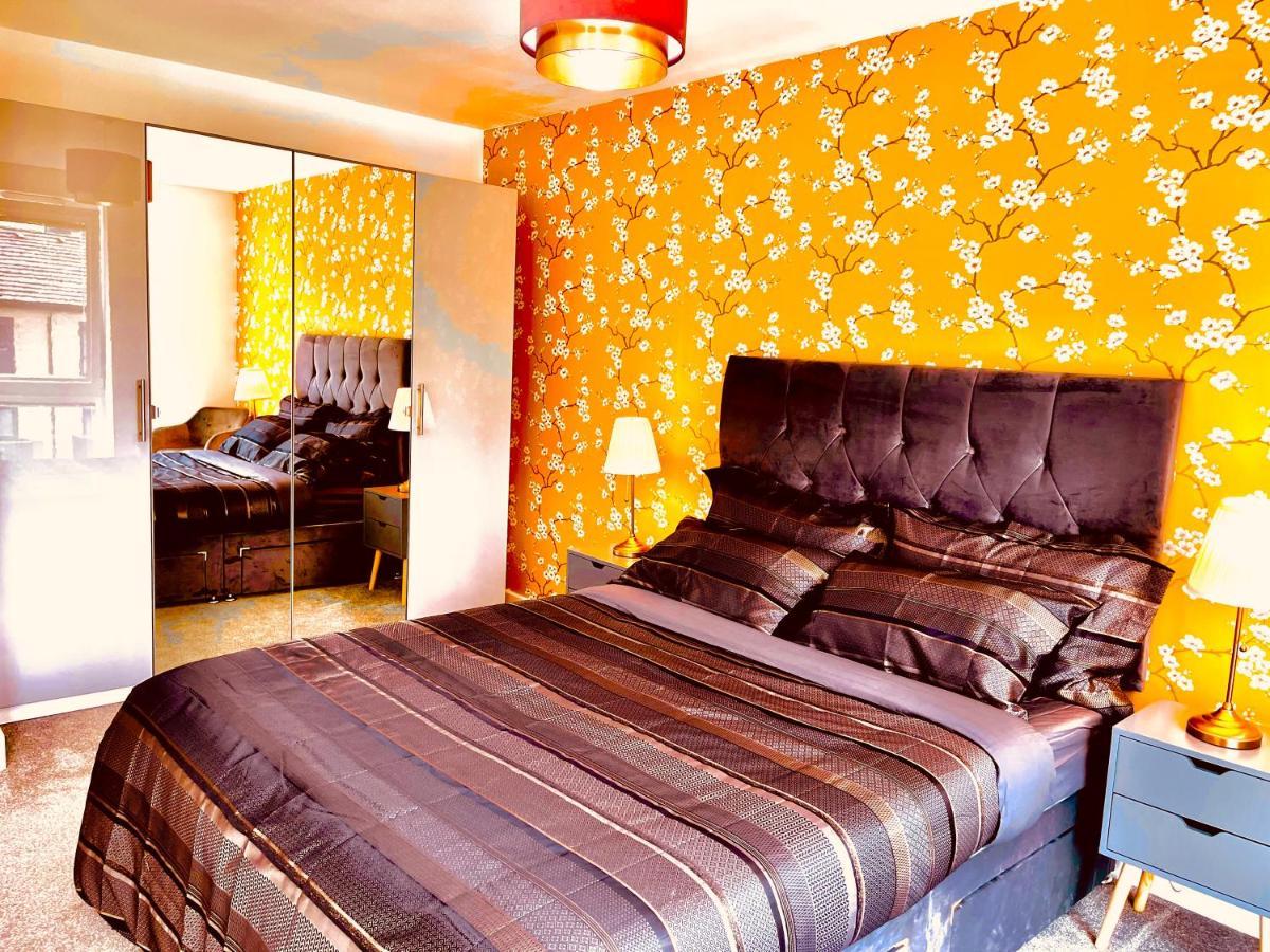 Modern Townhouse, Sleeps 4 With Parking Daire Wakefield Dış mekan fotoğraf
