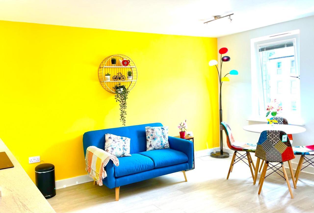 Modern Townhouse, Sleeps 4 With Parking Daire Wakefield Dış mekan fotoğraf